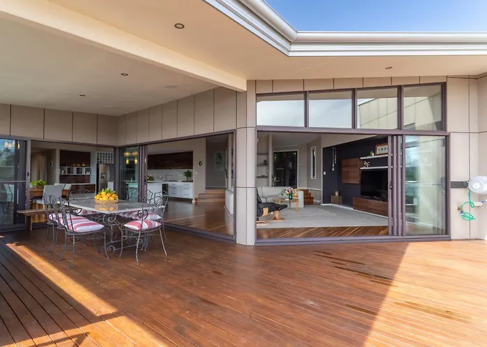 River Haven Serene Spacious With River Views